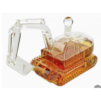 挖掘機(jī)造型玻璃白酒瓶手工吹制玻璃白酒瓶子異形車型玻璃醒酒器