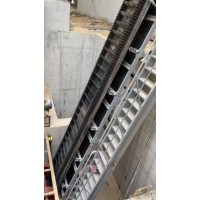 爬坡?lián)踹呡斔驮O(shè)備DJ型大傾角皮帶輸送機(jī)