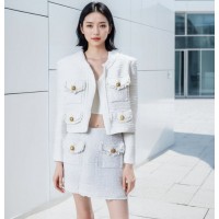 溫碧霞自創IRENENA服裝名媛風法式上衣